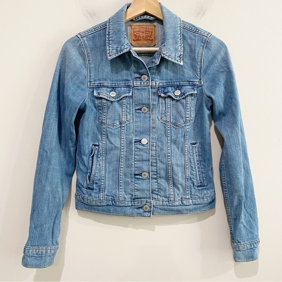 LEVI’S Trucker Jacket Jean Denim Medium Wash Classic Size XS - Picture 1 of 8